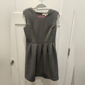 LOFT Gray Quilted Sleeveless Fit & Flare Dress – Textured Knit Size 2